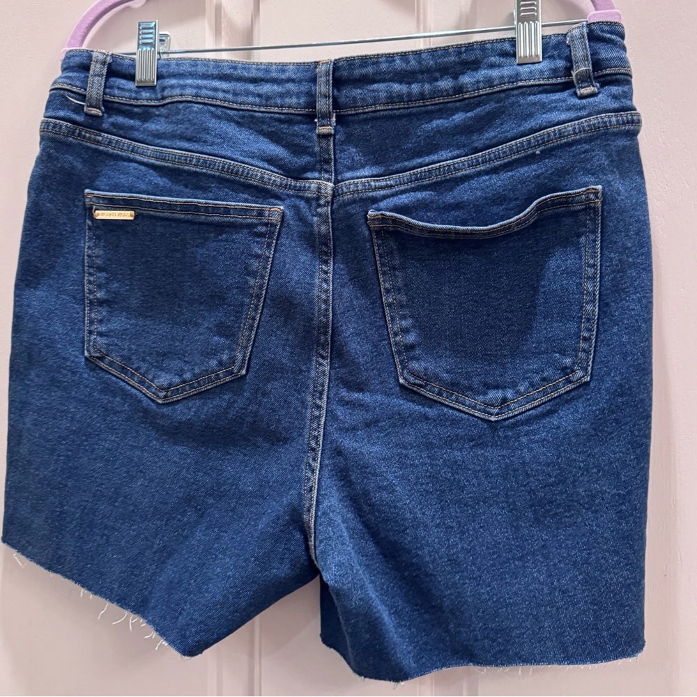 Michael Kors Indigo Denim High-Rise Pocket Shorts - Picture 7 of 7